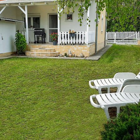 Holiday Home Balatonszarszo Εξωτερικό φωτογραφία