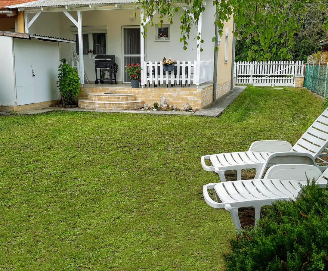 Holiday Home Balatonszarszo Εξωτερικό φωτογραφία