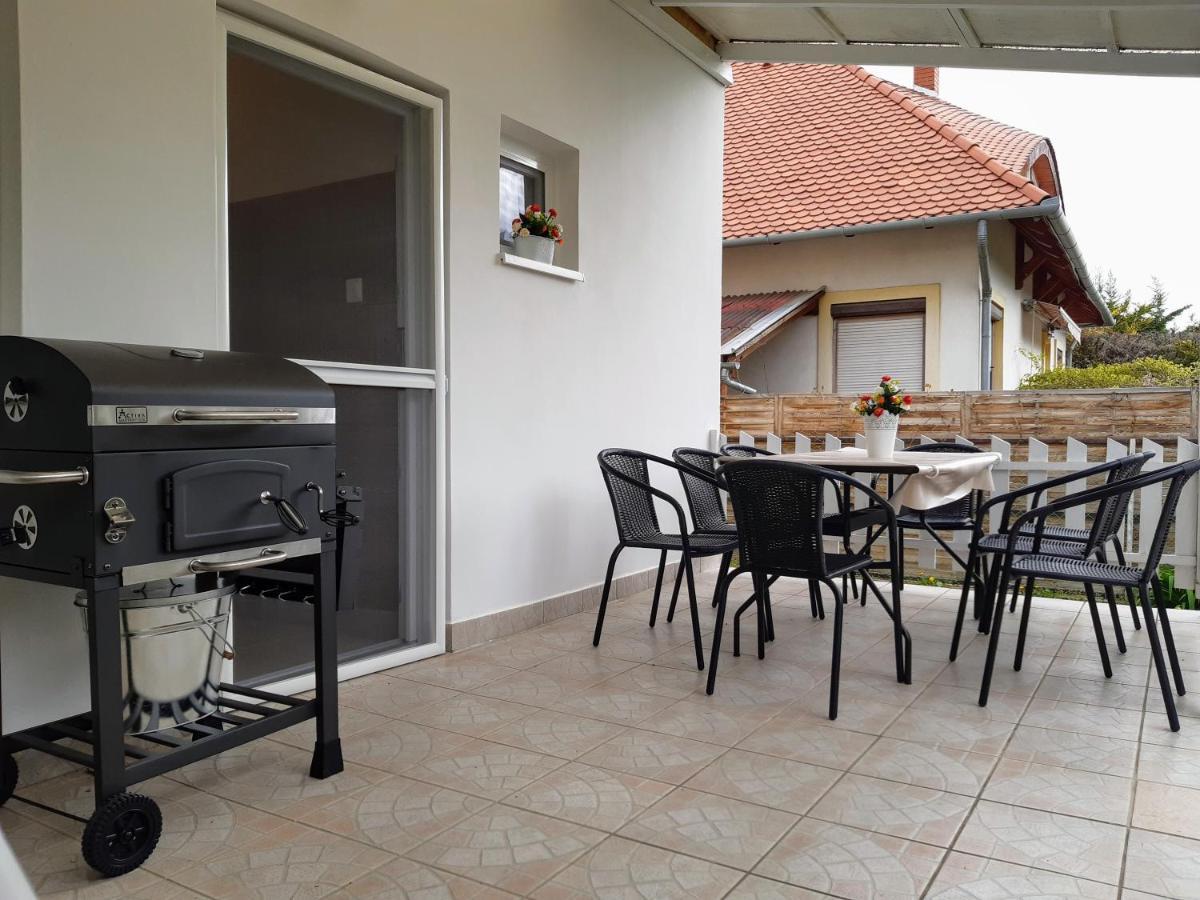 Holiday Home Balatonszarszo Εξωτερικό φωτογραφία