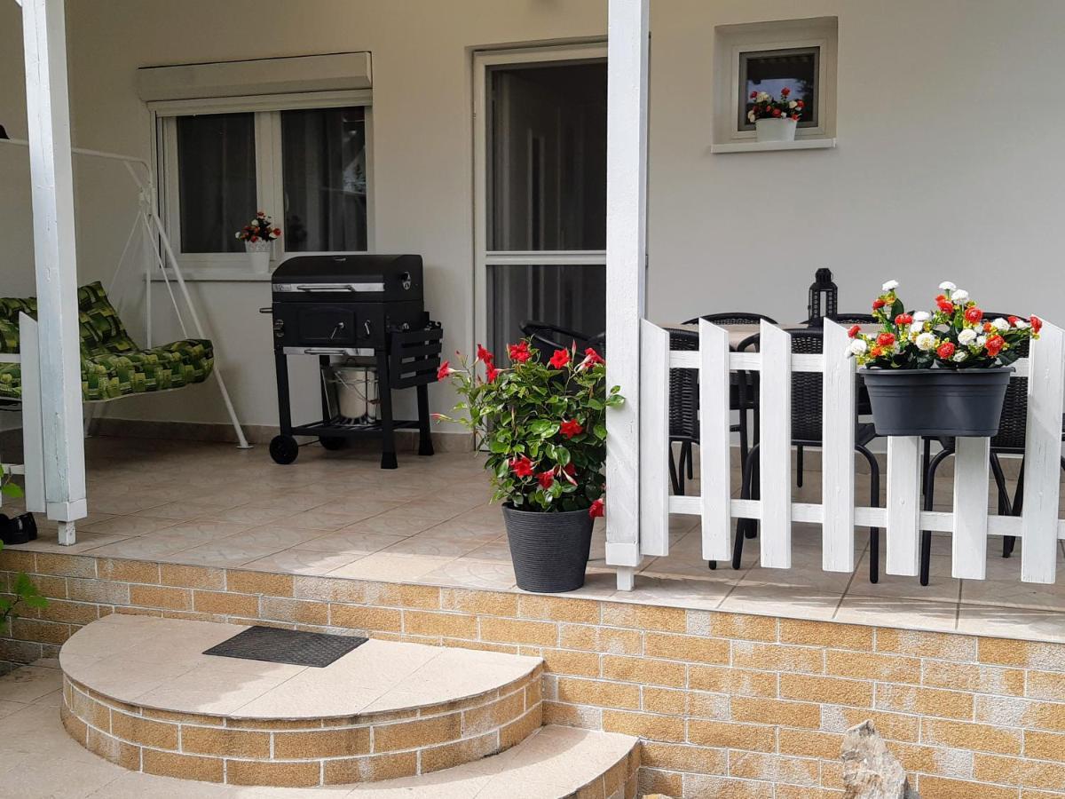 Holiday Home Balatonszarszo Εξωτερικό φωτογραφία