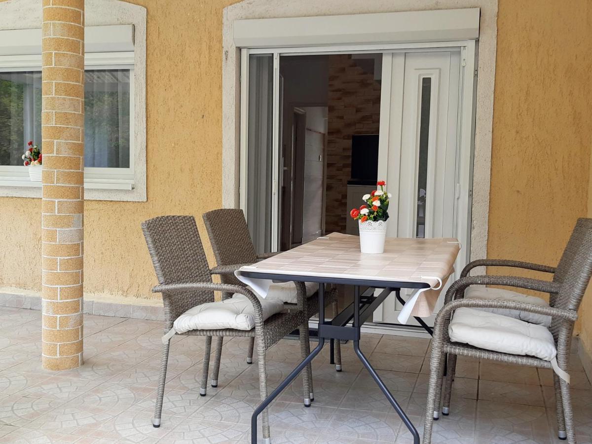 Holiday Home Balatonszarszo Εξωτερικό φωτογραφία